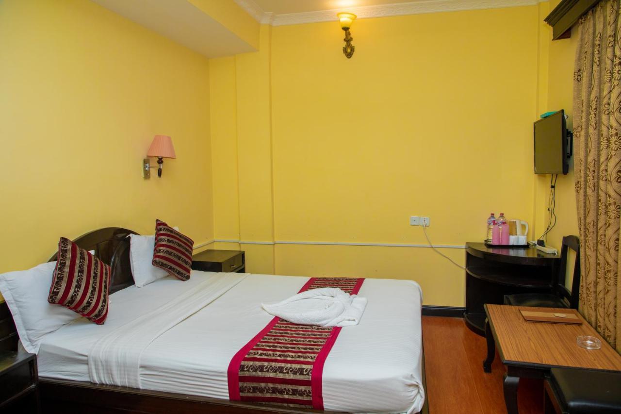 Hotel Bougainvillea Pokhara Kültér fotó