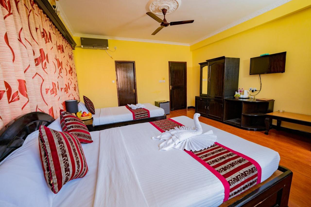 Hotel Bougainvillea Pokhara Kültér fotó