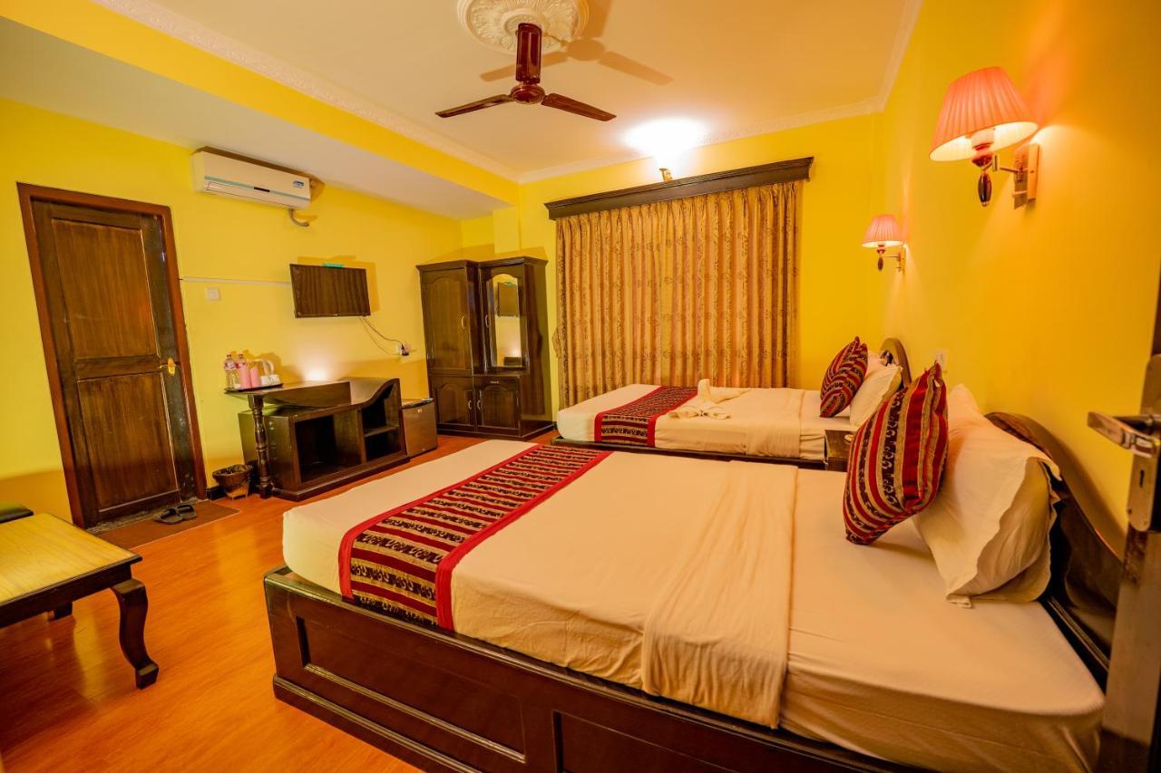 Hotel Bougainvillea Pokhara Kültér fotó