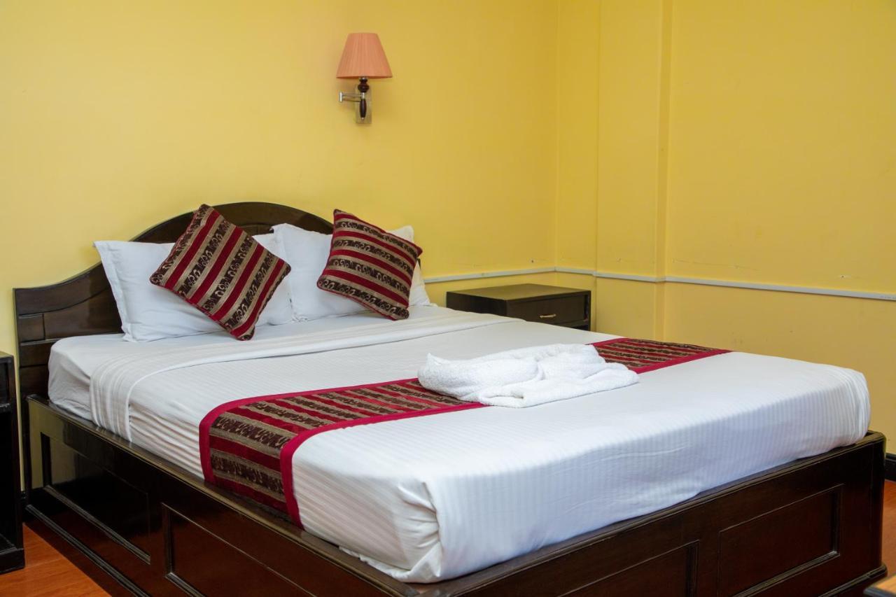 Hotel Bougainvillea Pokhara Kültér fotó