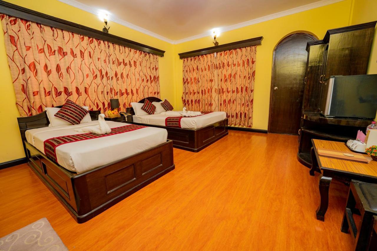 Hotel Bougainvillea Pokhara Kültér fotó