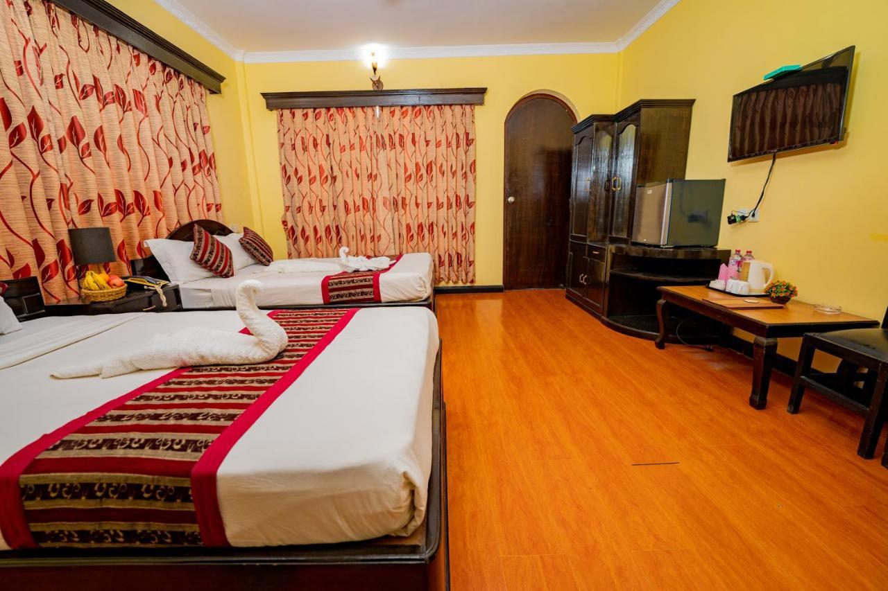 Hotel Bougainvillea Pokhara Kültér fotó
