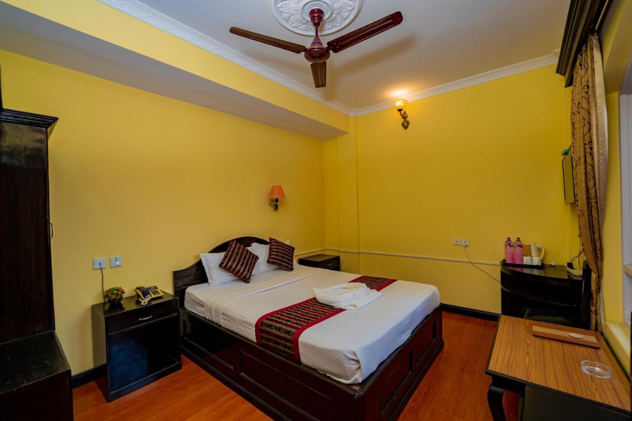 Hotel Bougainvillea Pokhara Kültér fotó