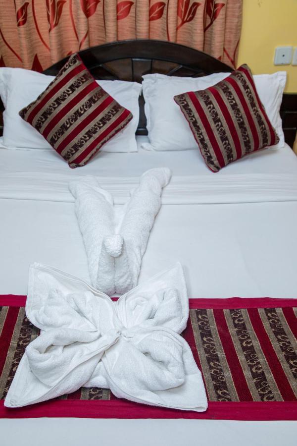 Hotel Bougainvillea Pokhara Kültér fotó