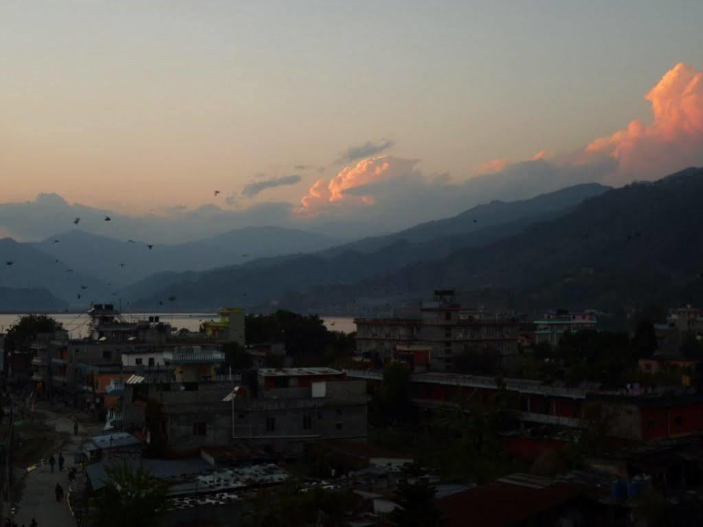 Hotel Bougainvillea Pokhara Kültér fotó