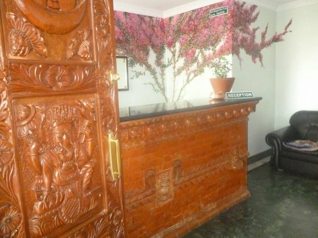 Hotel Bougainvillea Pokhara Kültér fotó