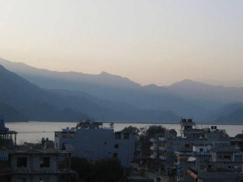 Hotel Bougainvillea Pokhara Kültér fotó