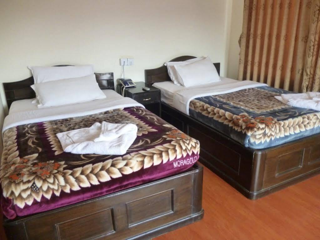 Hotel Bougainvillea Pokhara Kültér fotó