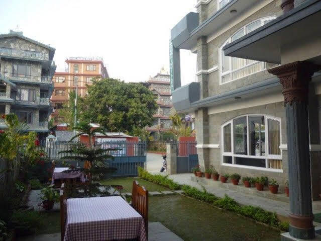 Hotel Bougainvillea Pokhara Kültér fotó
